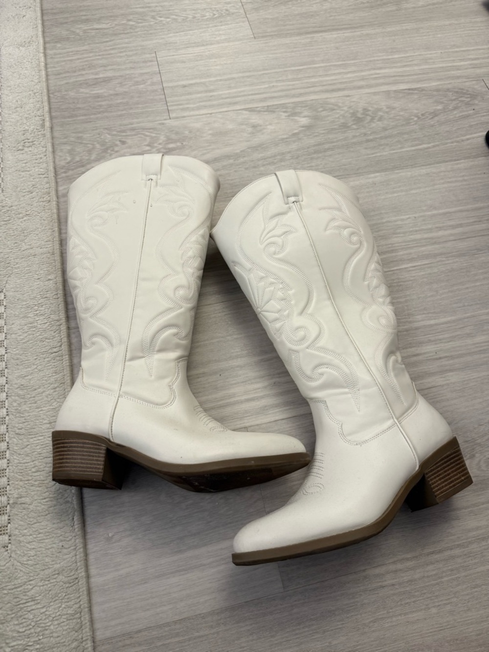 Torrid White Women's Western Knee-High Boots